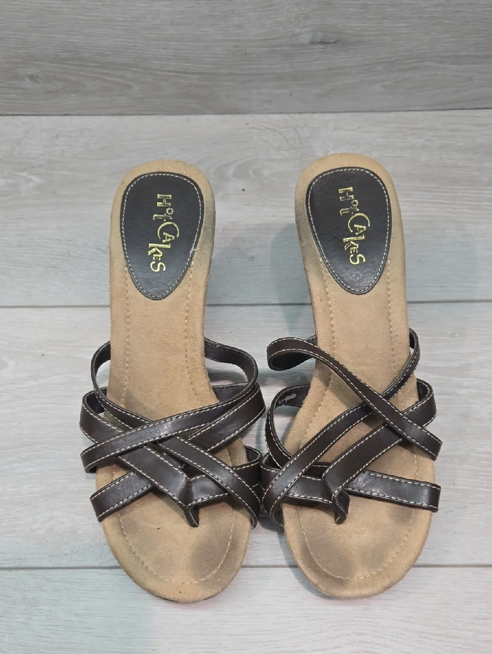 Vintage H T Cakes Y2K Women's Brown Strappy Heeled Sandals Thong Shoes Sz 9.5M